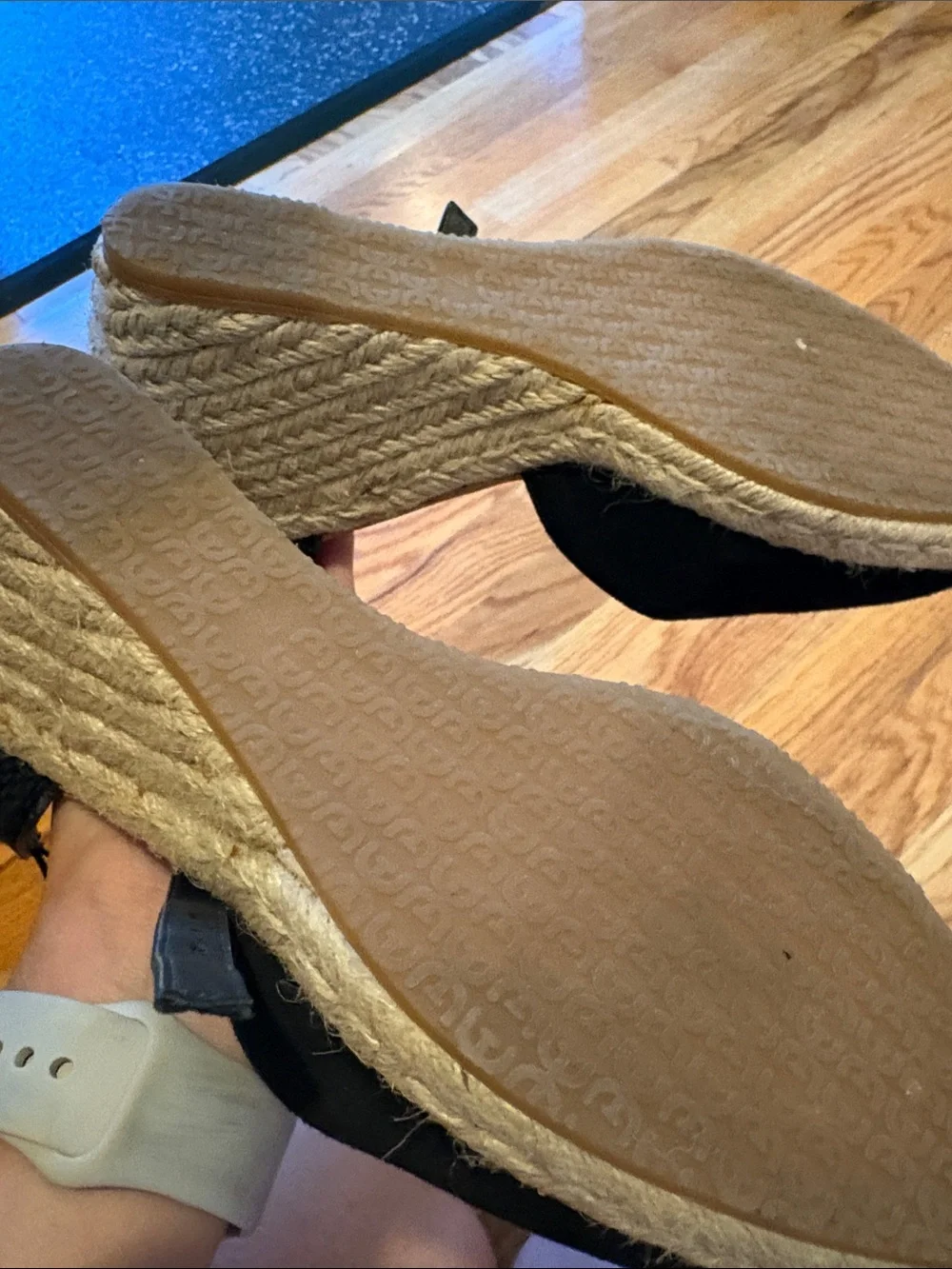 Sam Edelman note small